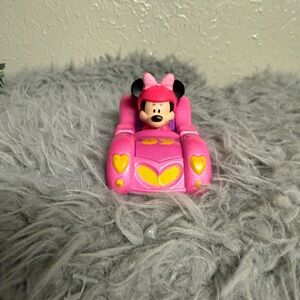 Disney Pink Minnie Mouse die cast Heart-Accent Ride-On Car